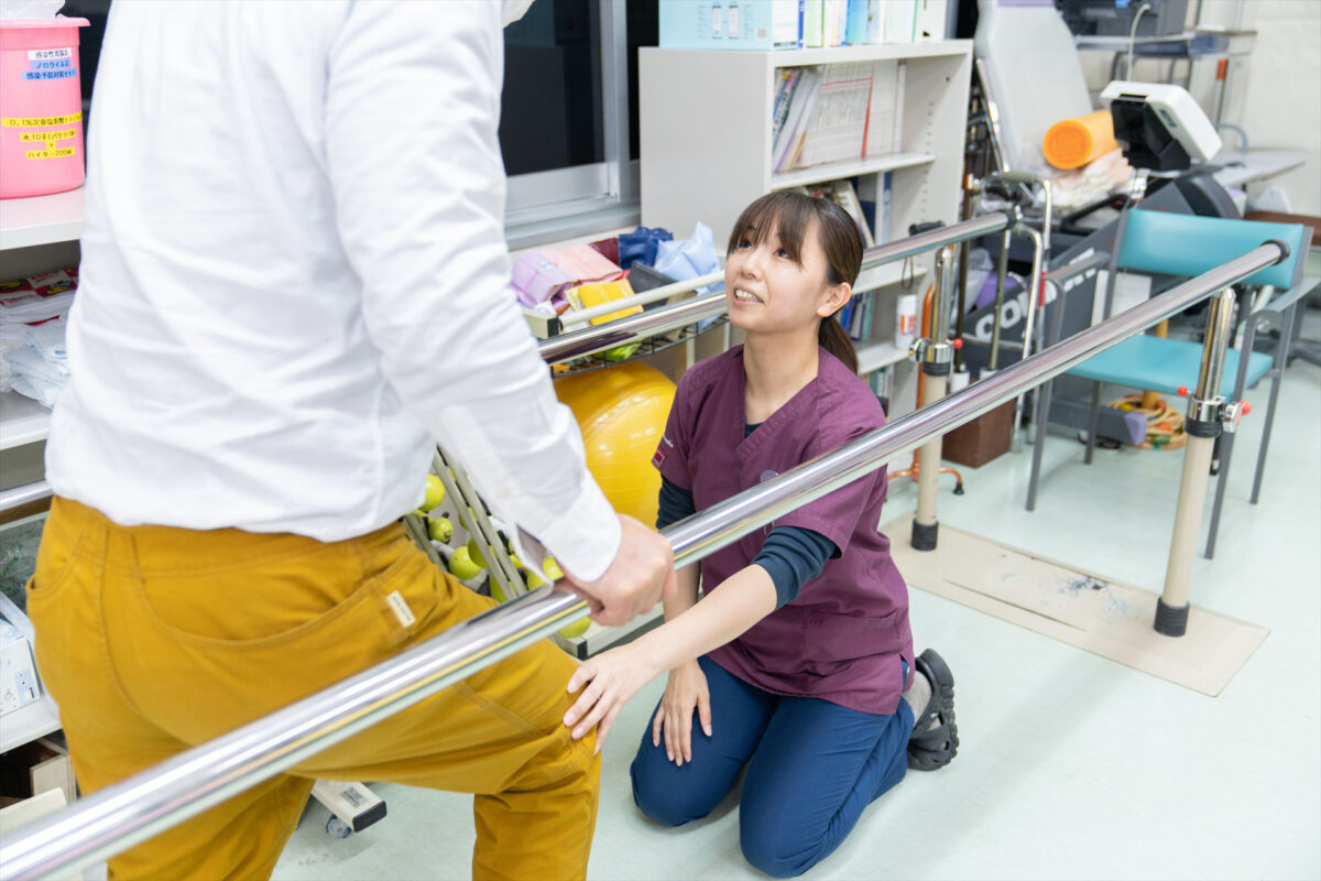 写真：理学療法士の勤務風景3
